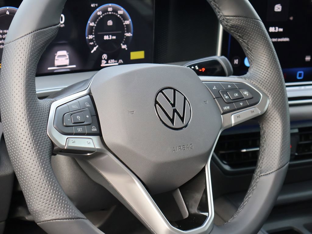 New 2026 Volkswagen Tiguan SE R-Line image 23