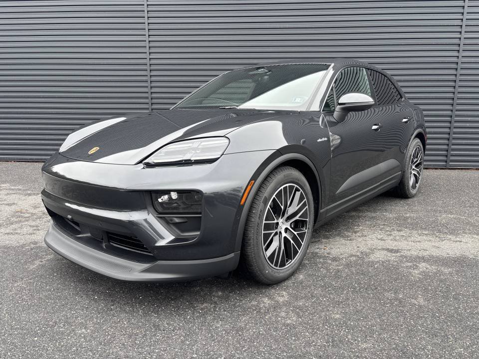 Certified 2026 Porsche Macan 4 Electric AWD/4WD image 1