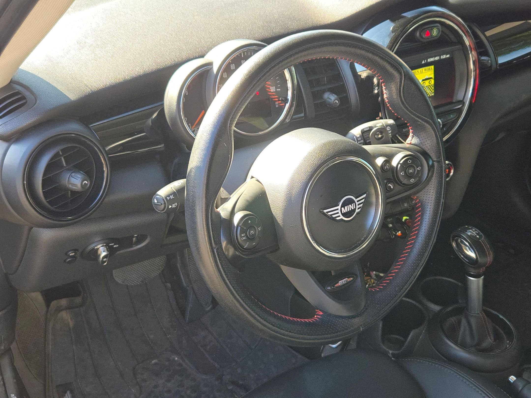 Used 2019 MINI Cooper S w/ Premium Package FWD image 10