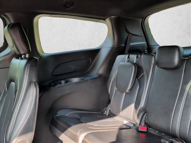 Used 2025 Chrysler Pacifica Select FWD image 19