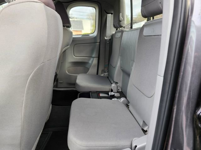 Used 2015 Toyota Tacoma 4x4 Access Cab V6 w/ SR5 Package image 16