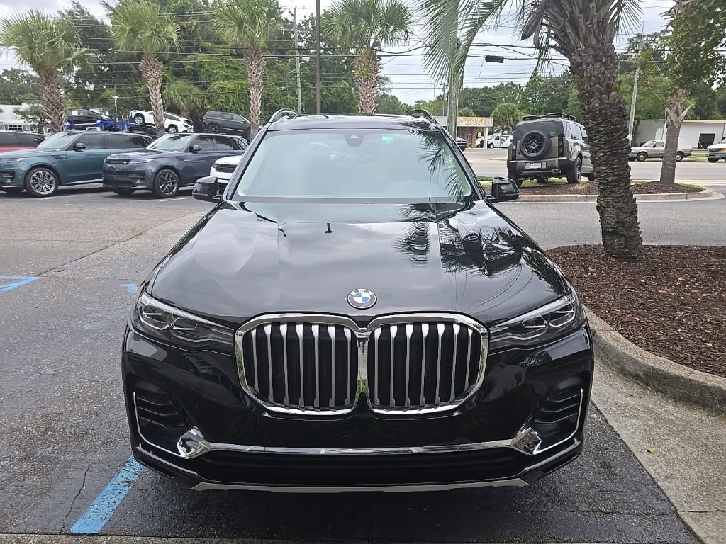 Used 2022 BMW X7 xDrive40i w/ Luxury Seating Package AWD/4WD image 4