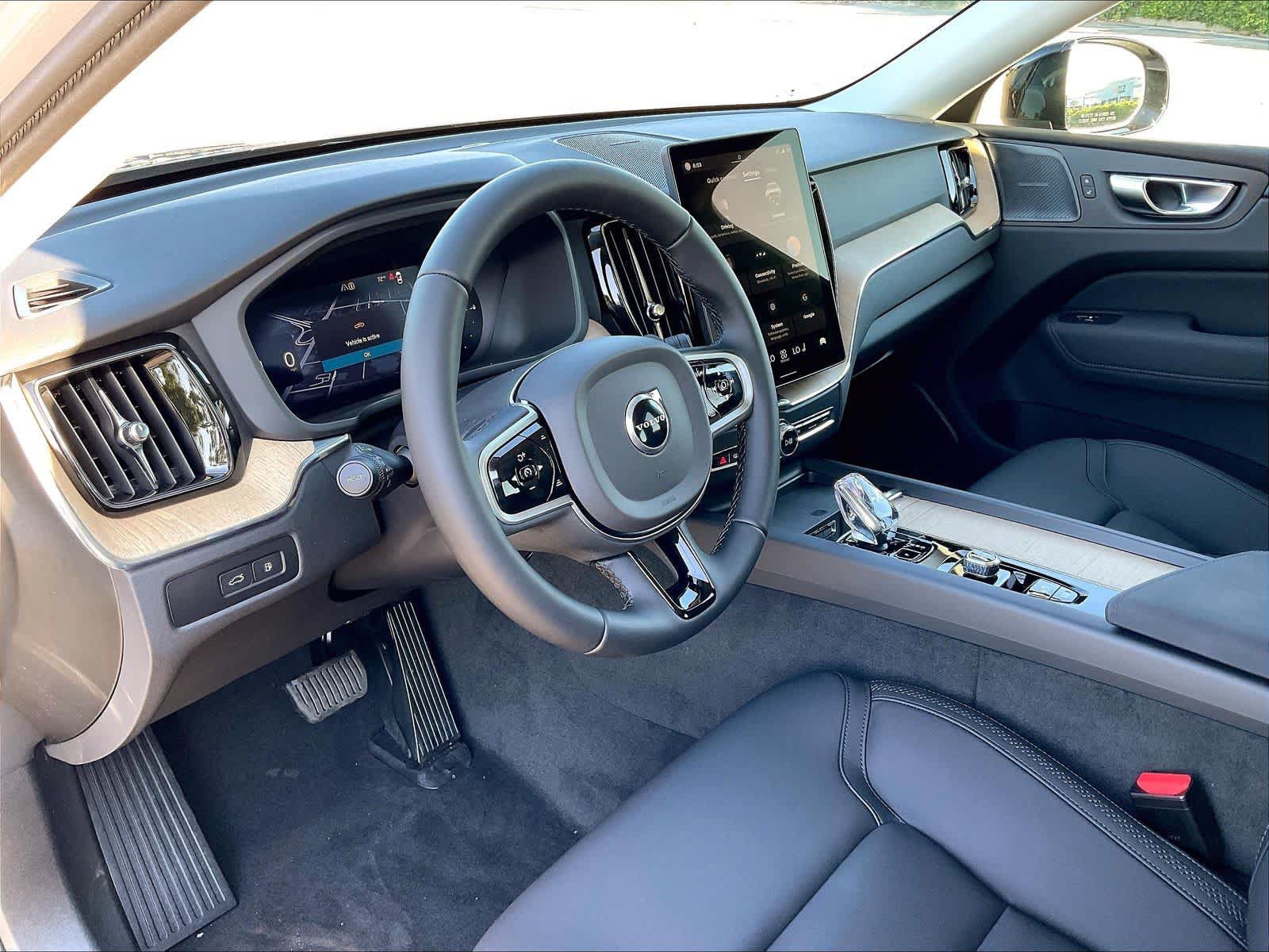 New 2026 Volvo XC60 T8 Plus w/ Climate Package PRO AWD/4WD image 8