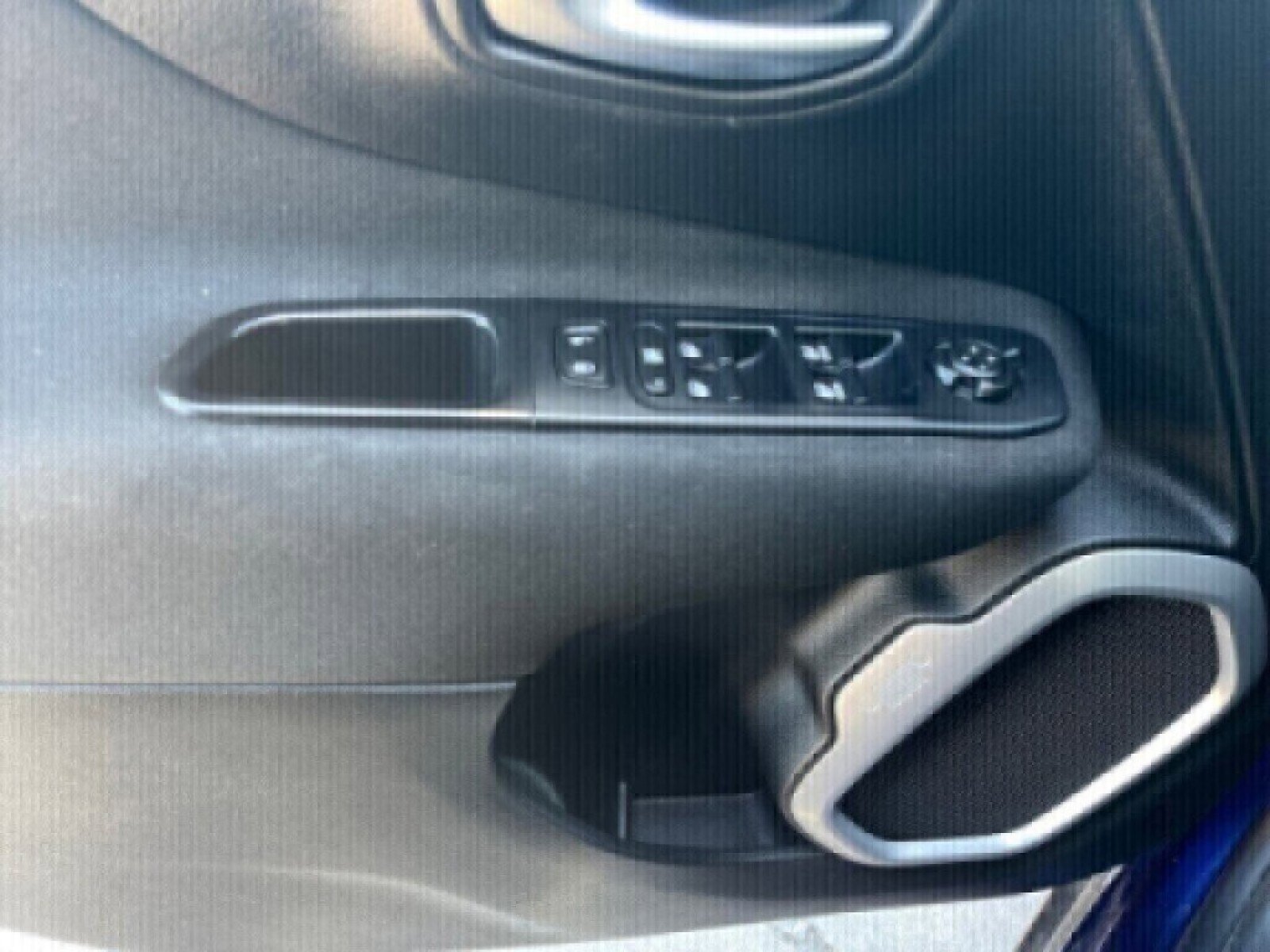 Used 2018 Jeep Renegade Sport w/ Power & Air Group image 12