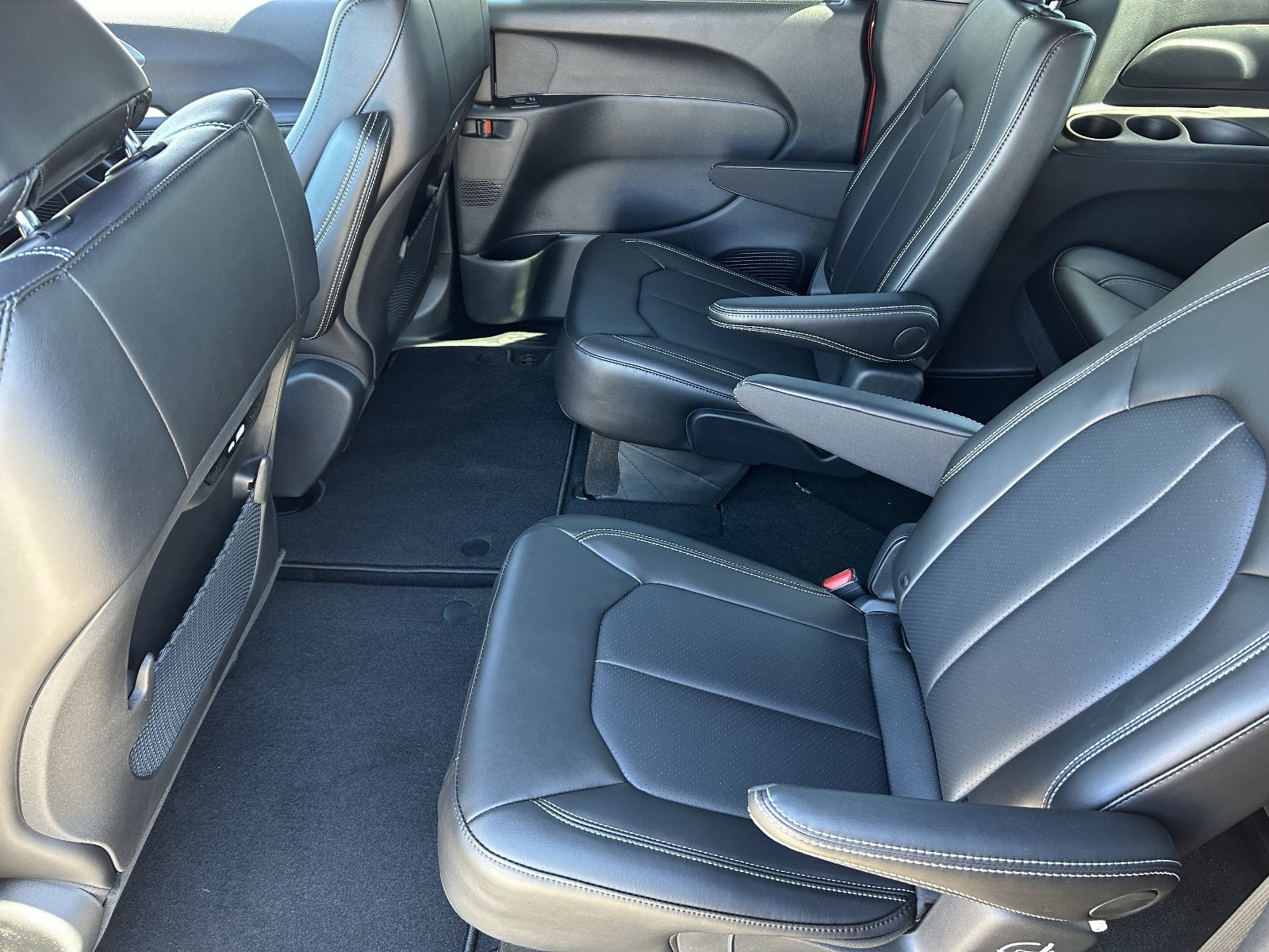 New 2026 Chrysler Pacifica Select image 15