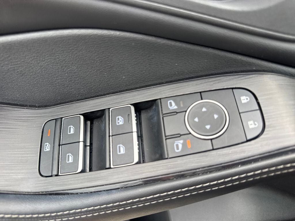 Used 2025 Nissan Rogue SL FWD image 18