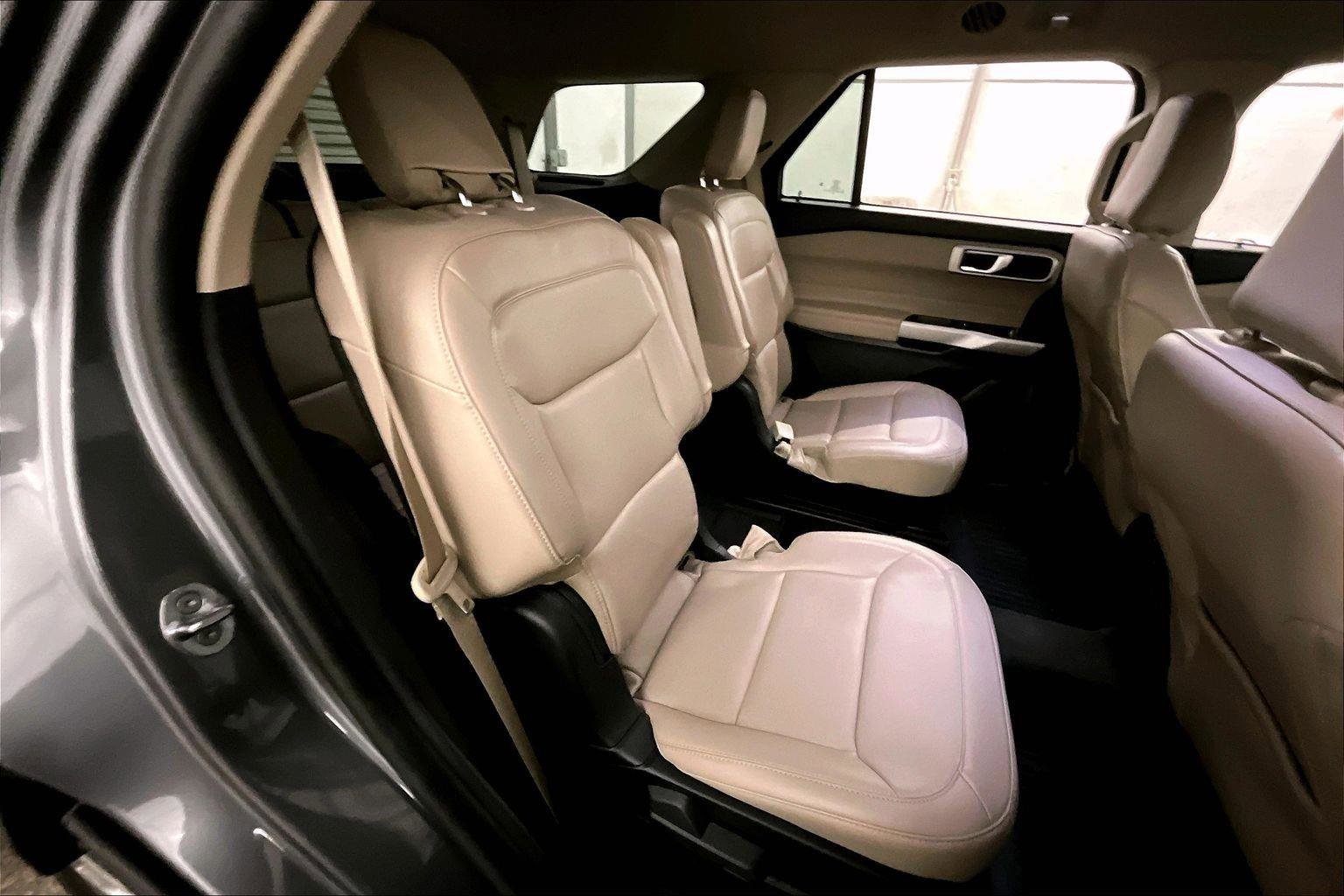 Used 2022 Ford Explorer XLT w/ Equipment Group 202A image 26