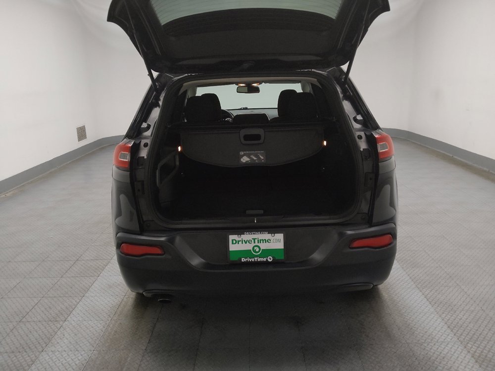 Used 2016 Jeep Cherokee Latitude w/ Cold Weather Group image 29