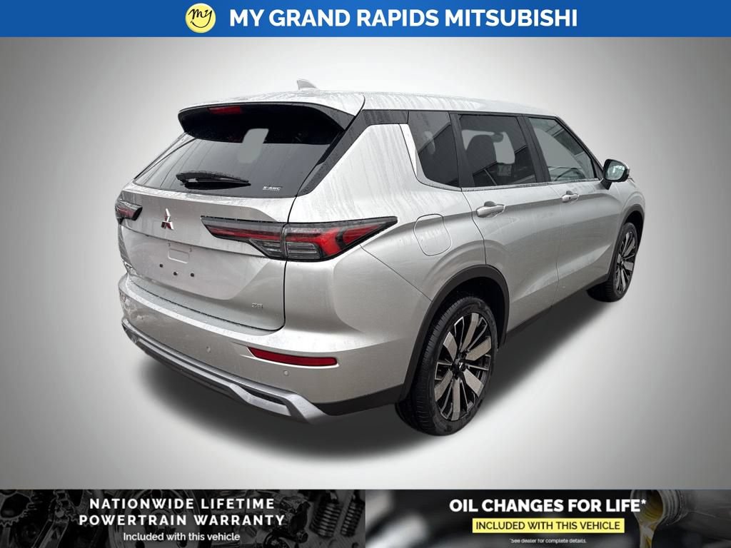 New 2026 Mitsubishi Outlander SE AWD/4WD image 8