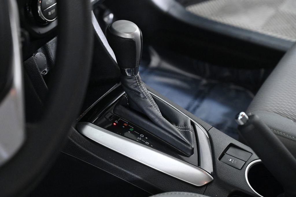 Used 2014 Toyota Corolla LE image 18