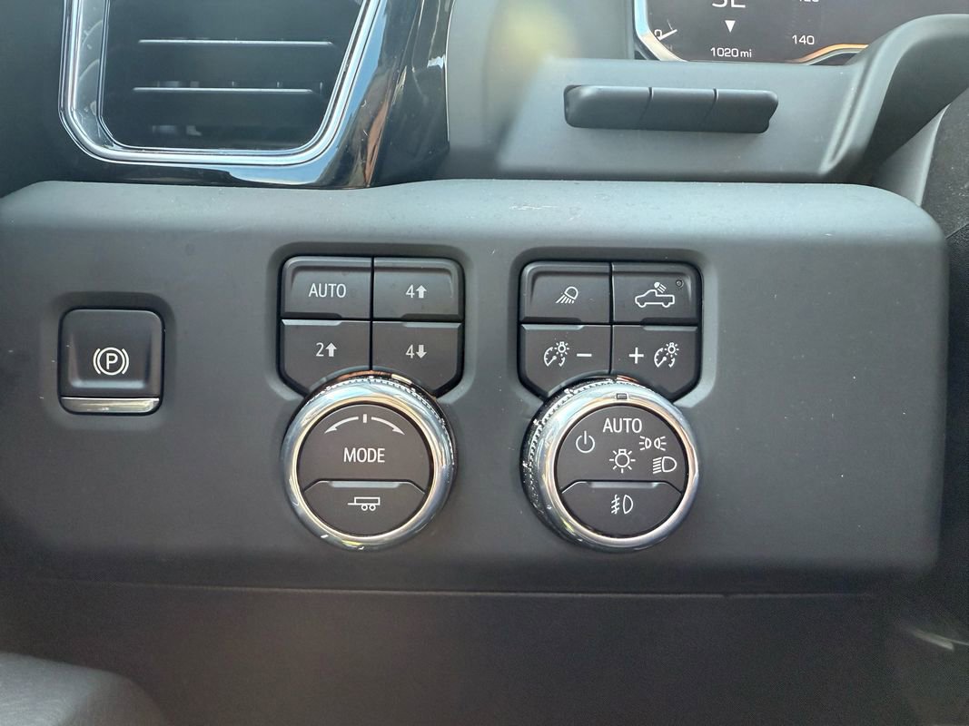 Used 2025 GMC Sierra 3500 Denali w/ Denali Reserve Package image 25