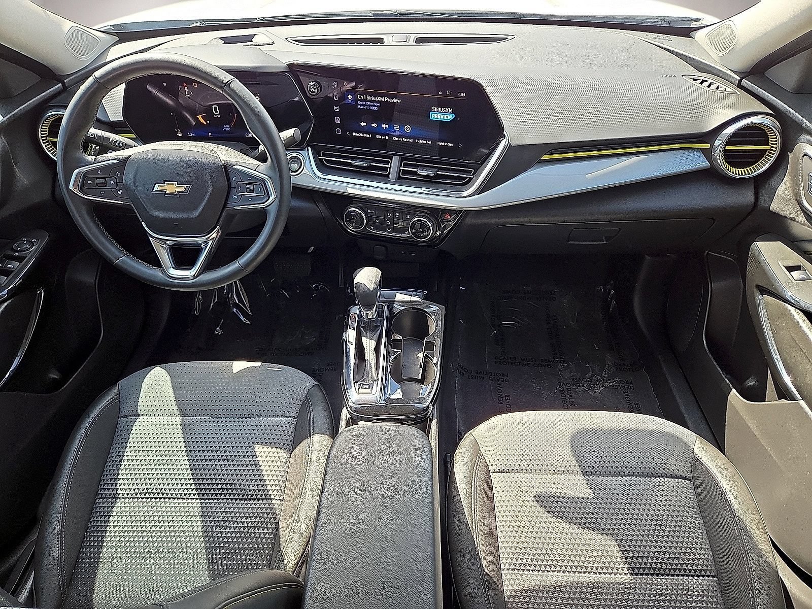Used 2025 Chevrolet Trax LT w/ Driver Confidence Package FWD image 17