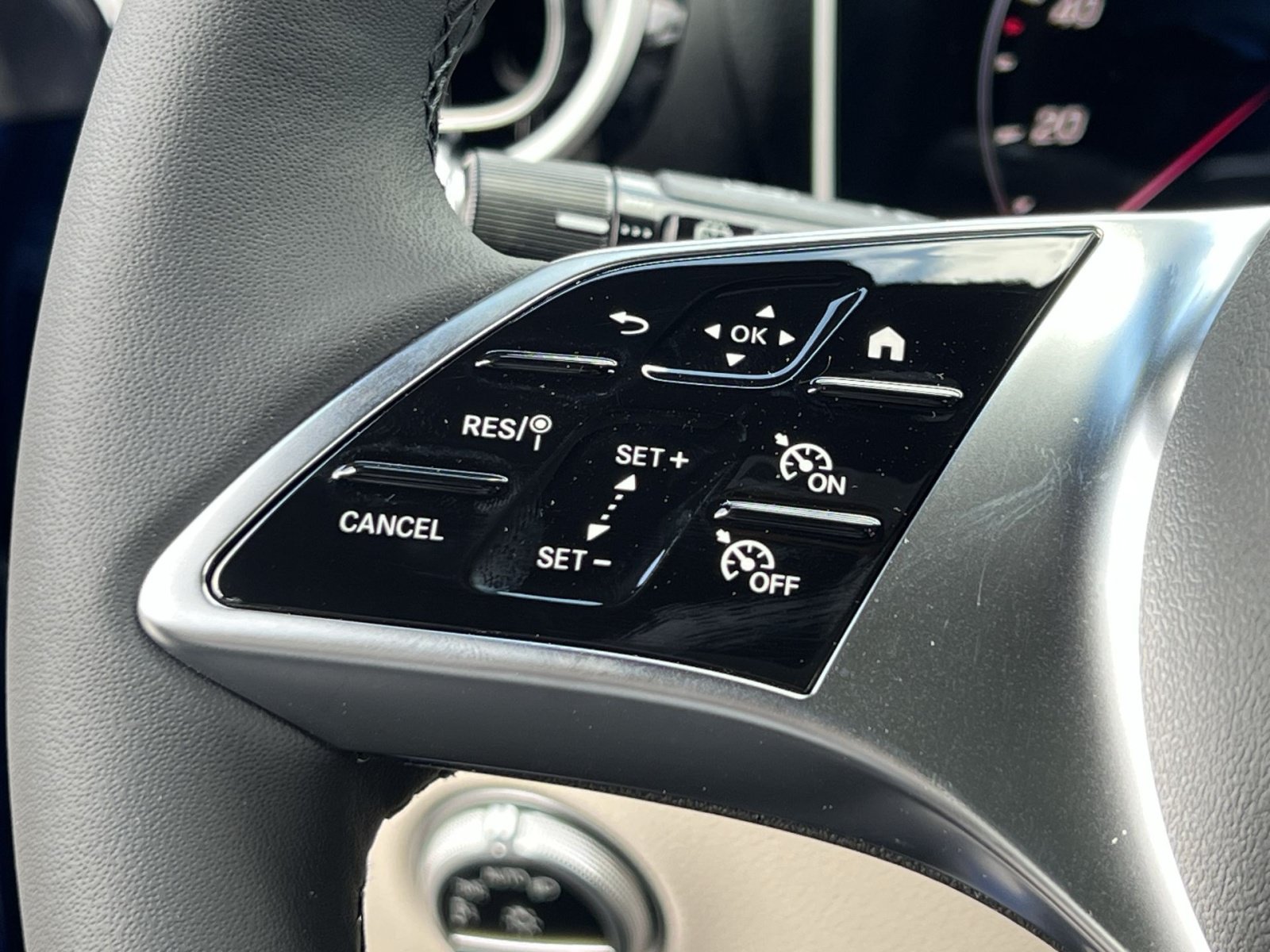 New 2026 Mercedes-Benz GLC 300 4MATIC image 36