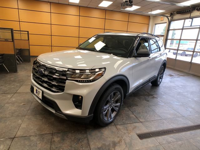 New 2026 Ford Explorer Active w/ Active Comfort Package AWD/4WD image 3
