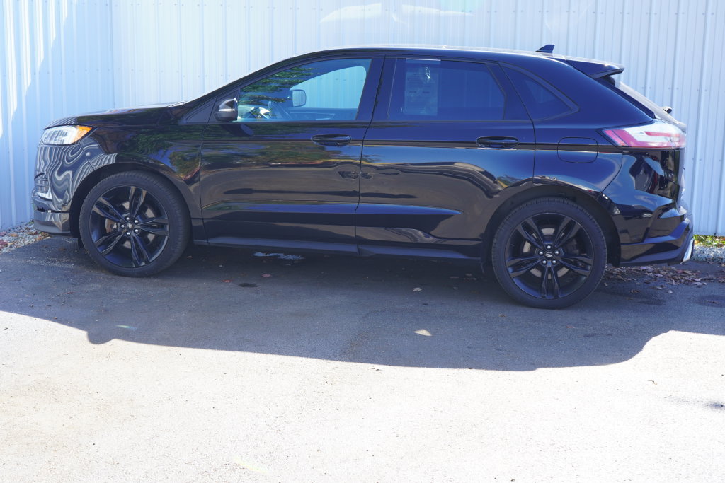Used 2019 Ford Edge ST w/ Equipment Group 401A AWD/4WD image 3