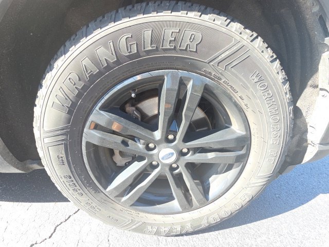 Used 2020 Ford Explorer XLT w/ Equipment Group 202A AWD/4WD image 18