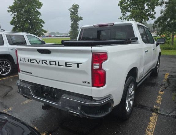 Used 2023 Chevrolet Silverado 1500 LTZ w/ LTZ Convenience Package II AWD/4WD image 3