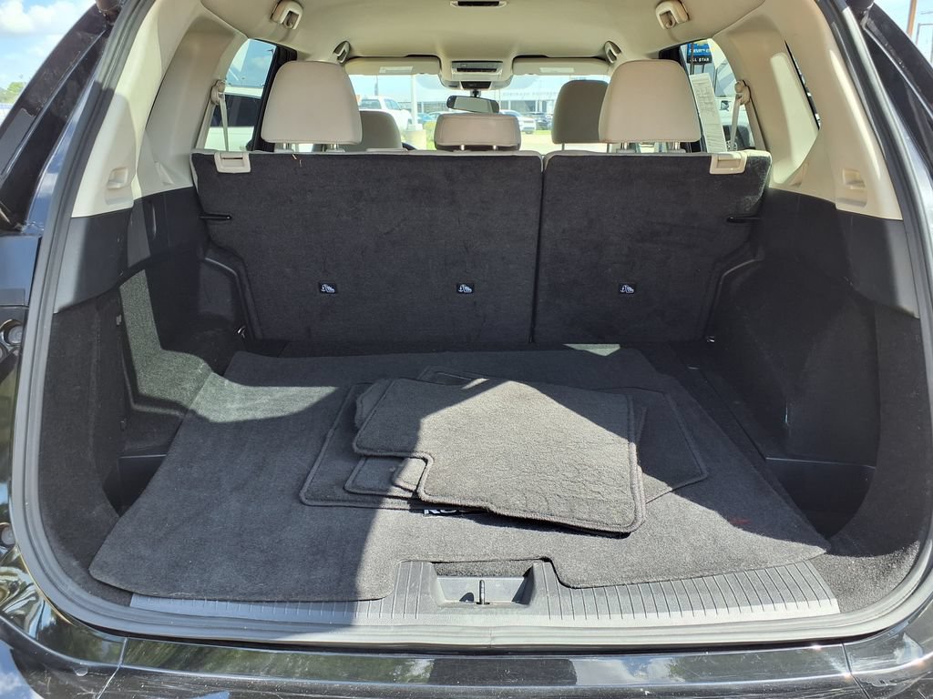 Used 2025 Nissan Rogue SV FWD image 8