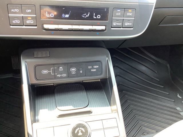 Used 2025 Hyundai Kona SEL image 35