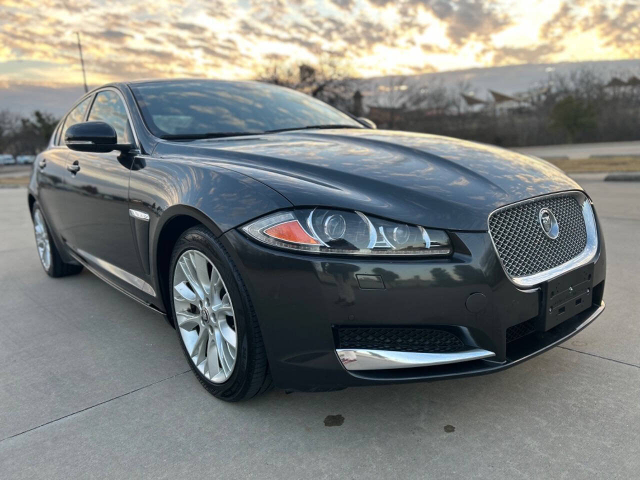 Used 2013 Jaguar XF 3.0 RWD image 4