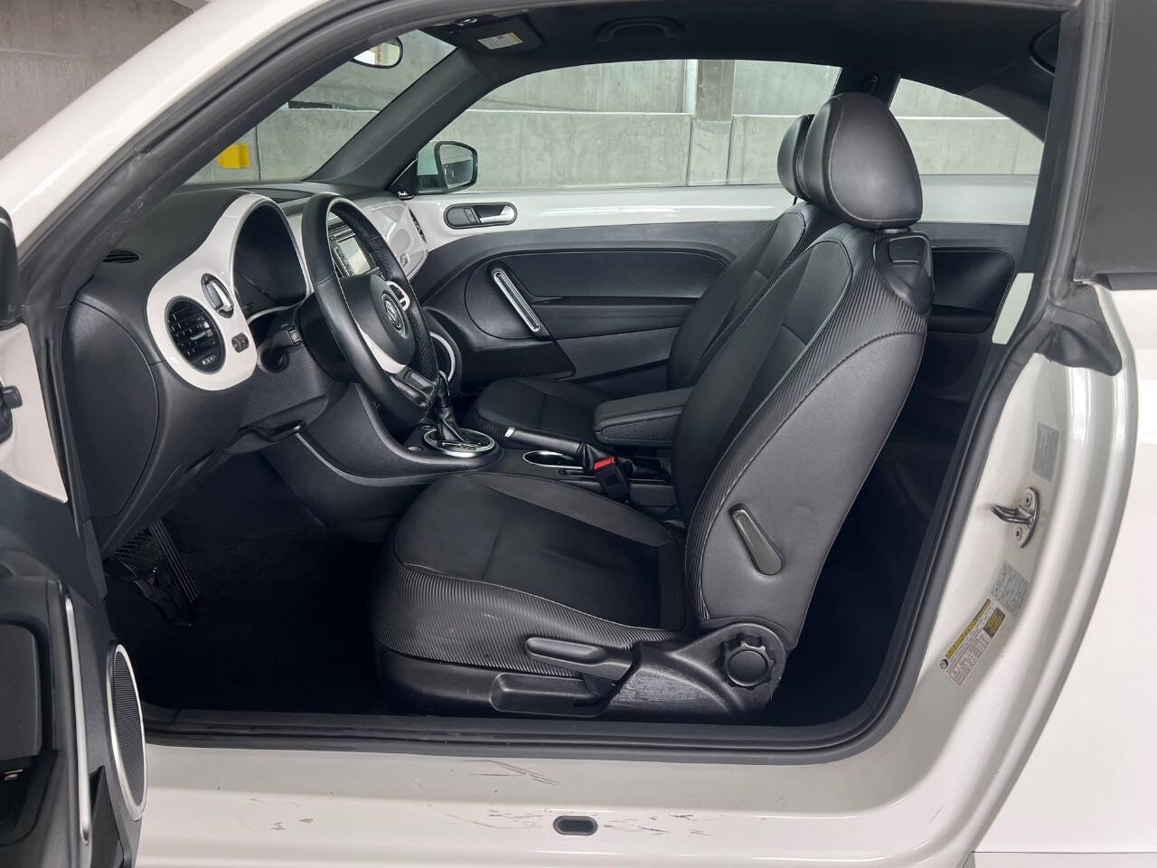 Used 2013 Volkswagen Beetle 2.5 image 13