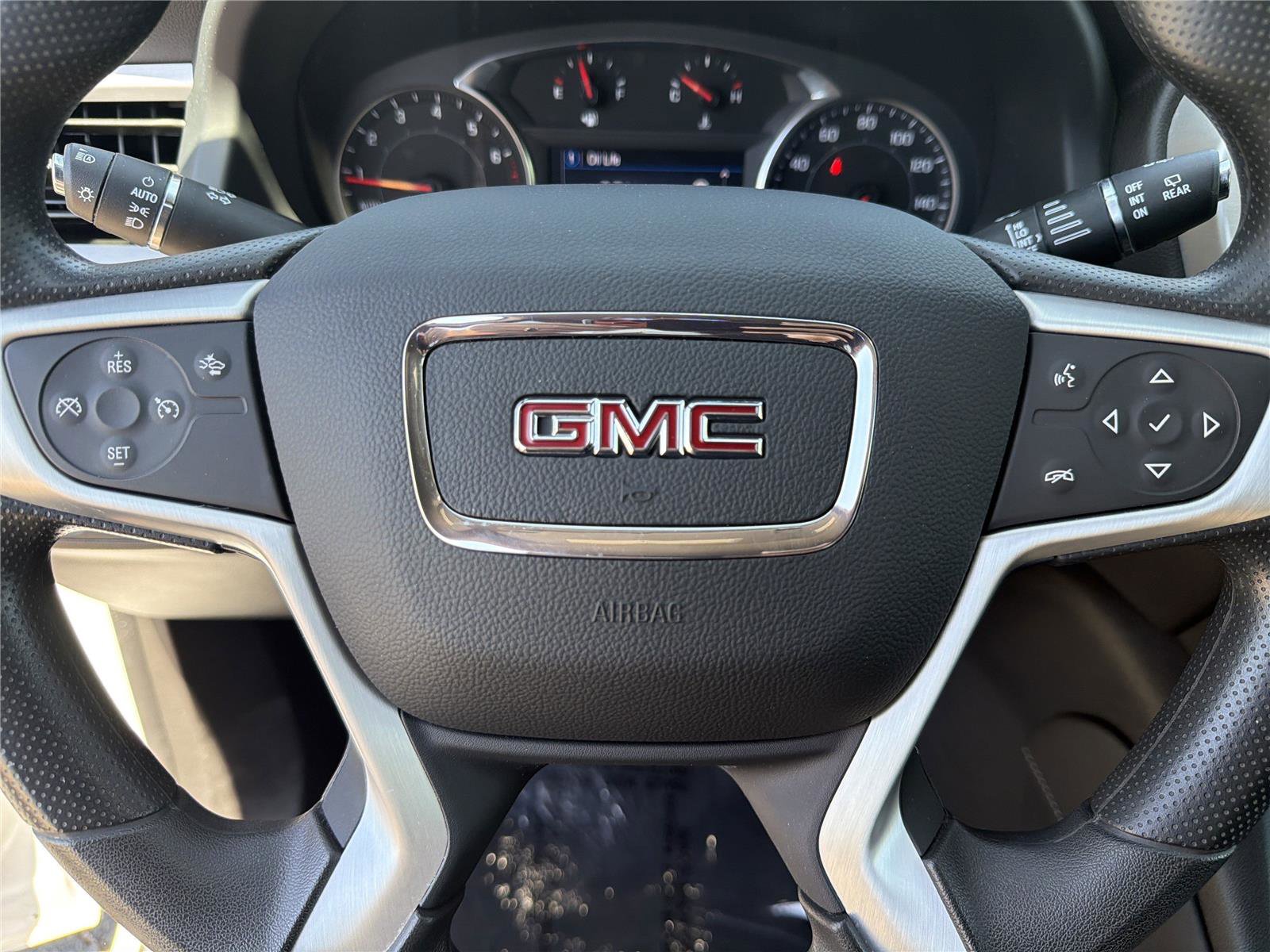 Used 2023 GMC Acadia SLE w/ Driver Convenience Package FWD image 13