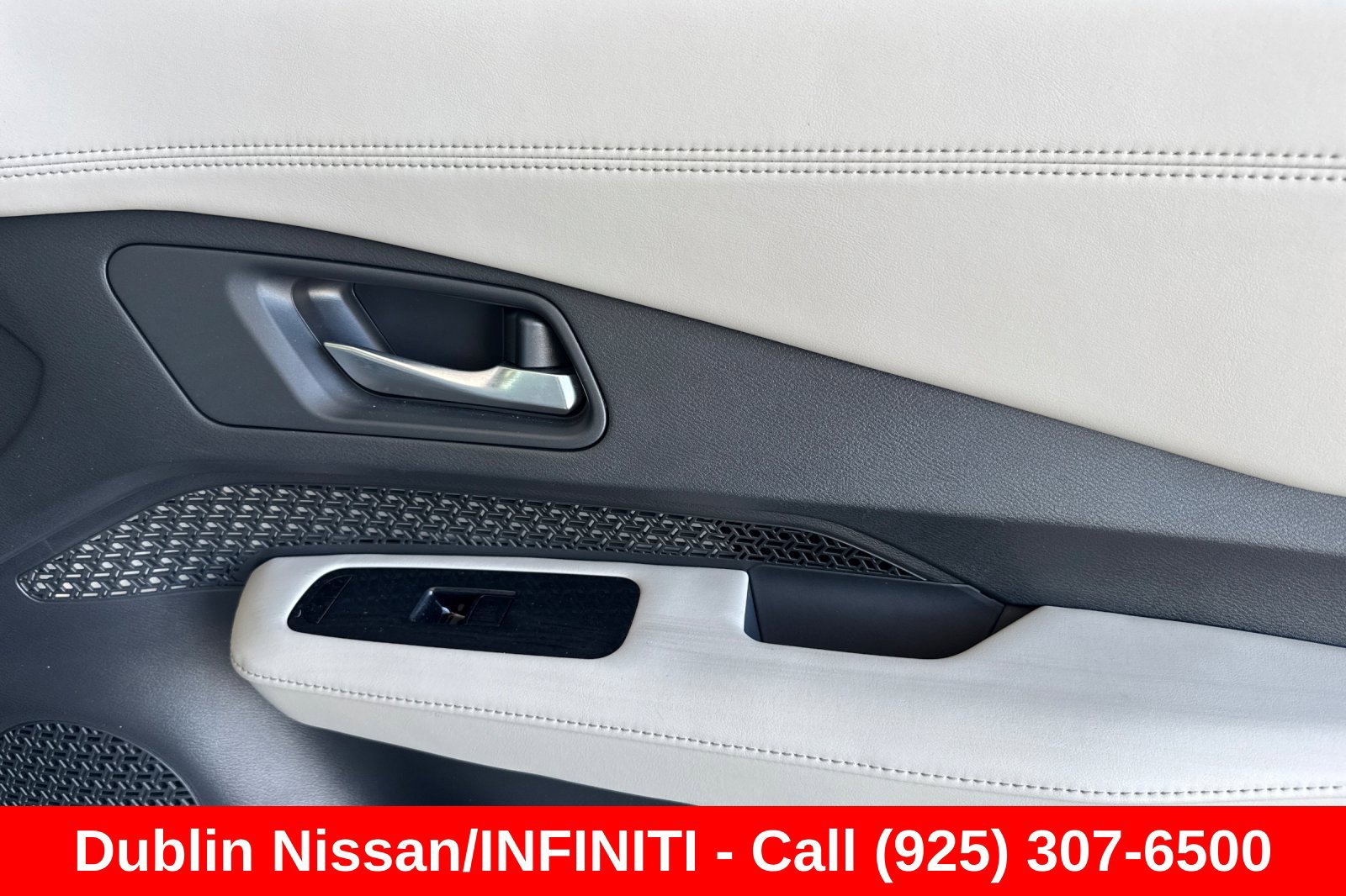 Used 2024 Nissan Ariya AWD image 22