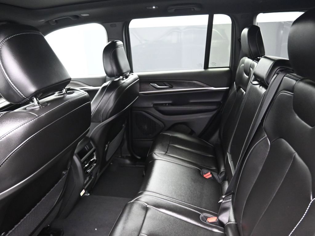 New 2025 Jeep Grand Cherokee Limited image 14