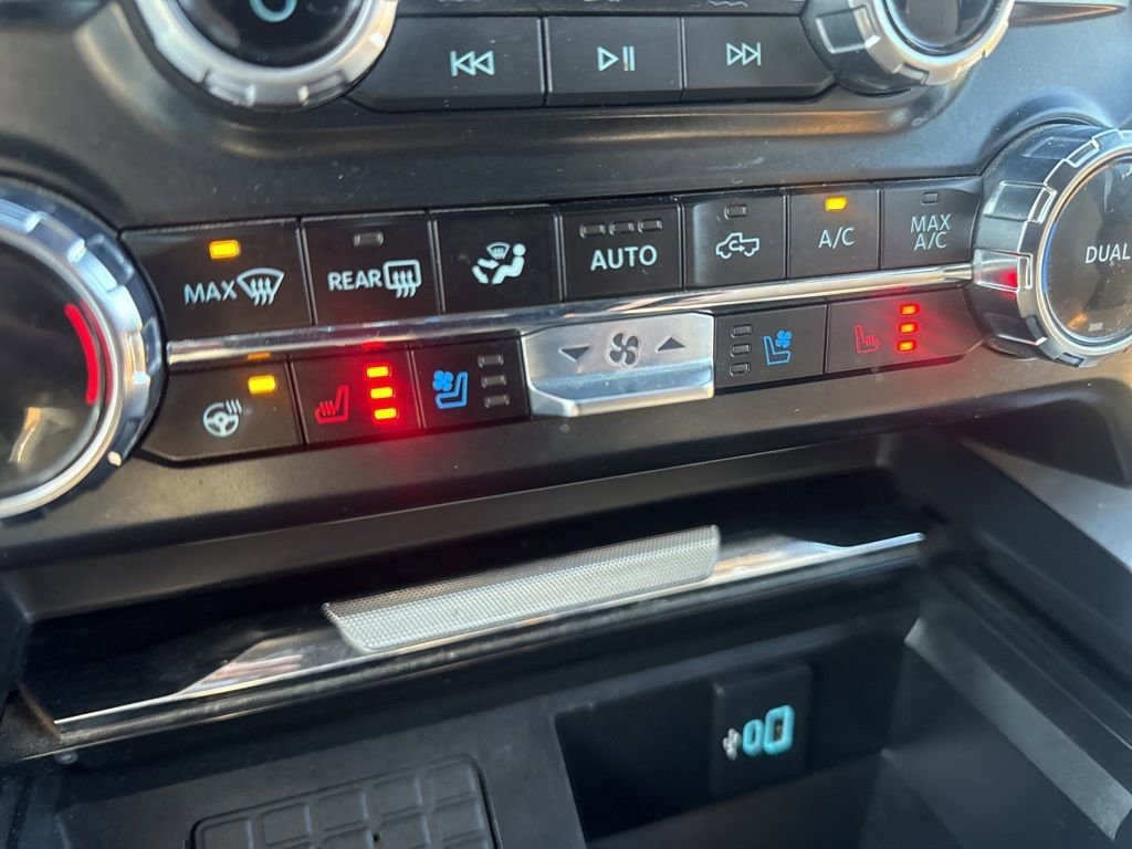 Used 2023 Ford F250 Lariat w/ Chrome Package image 21