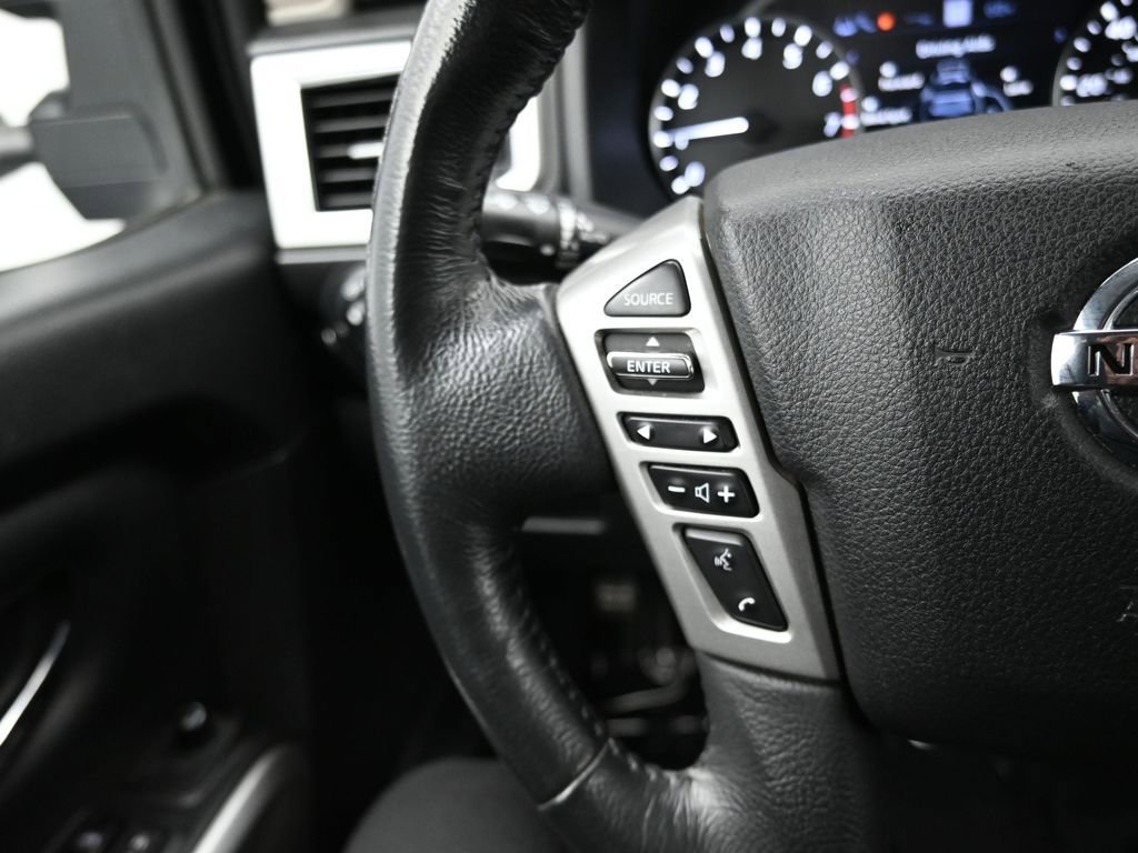 Used 2021 Nissan Titan SV w/ SV Convenience Package image 23