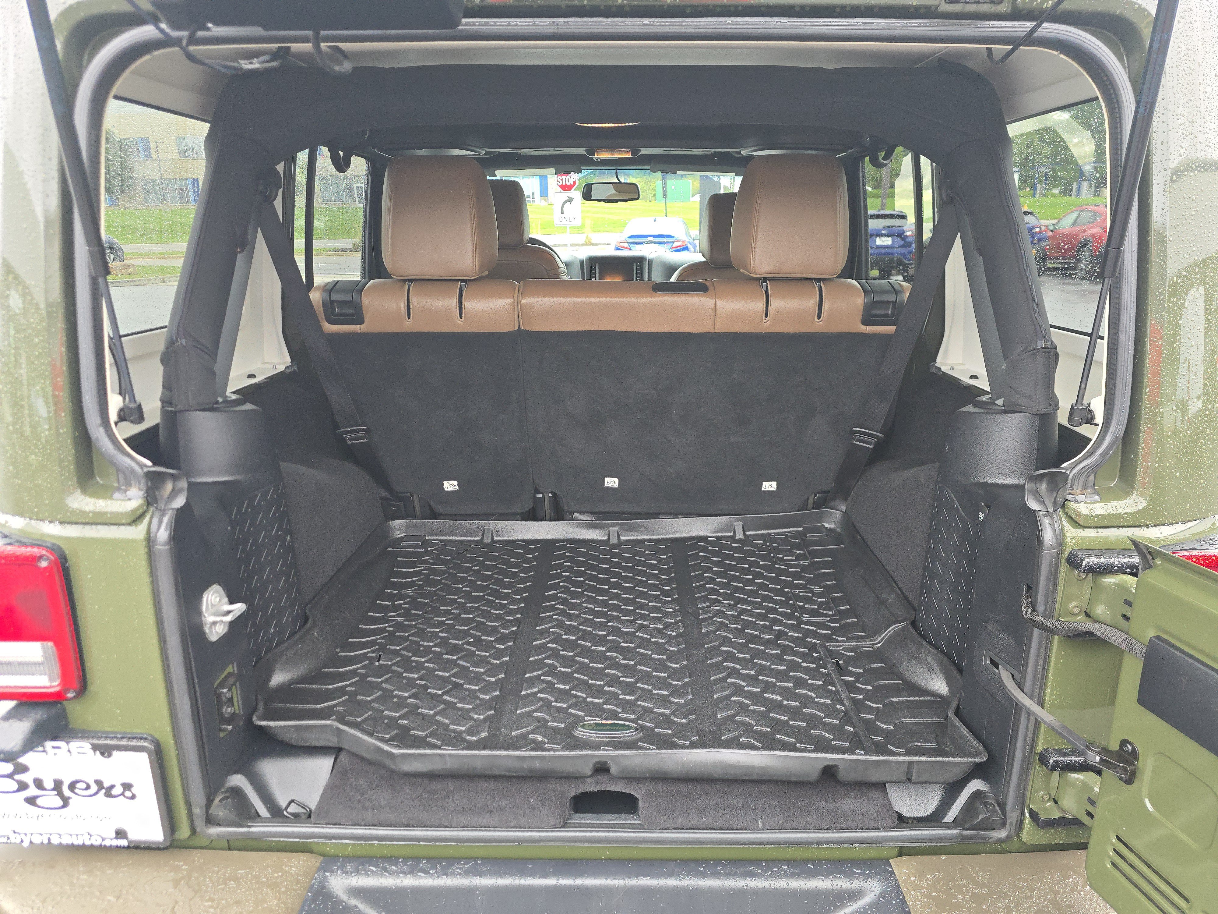 Used 2016 Jeep Wrangler Unlimited Sahara AWD/4WD image 17