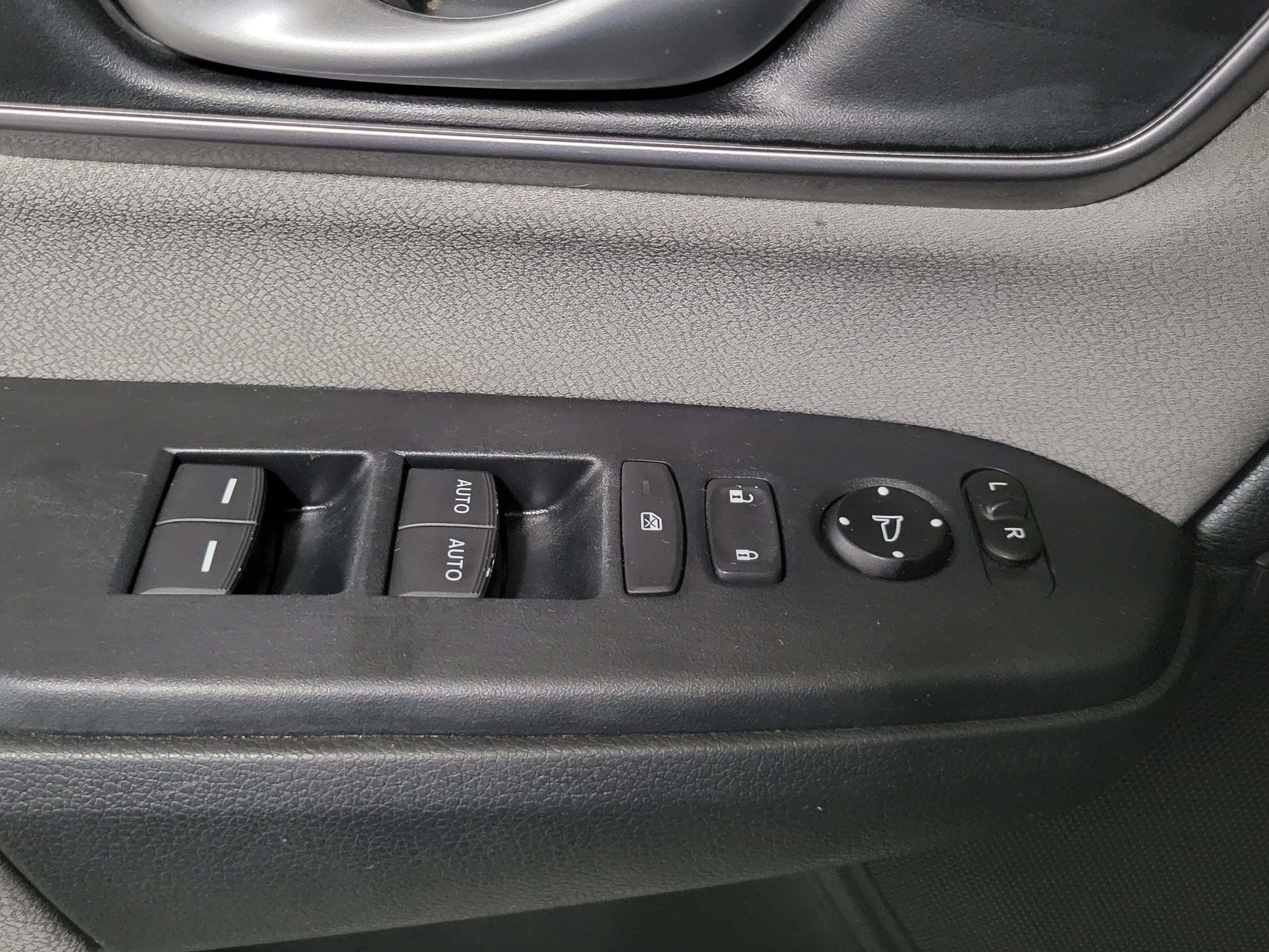 Used 2019 Honda CR-V EX image 19