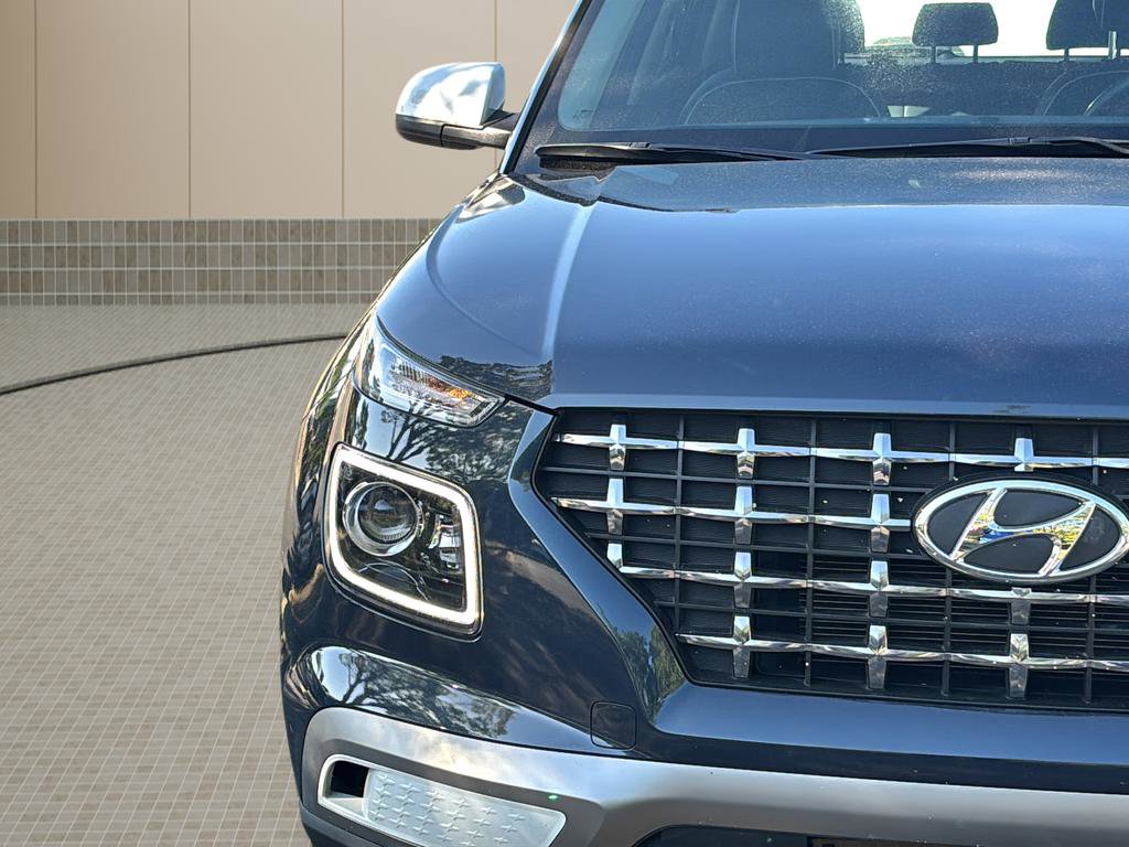 Certified 2023 Hyundai Venue Limited FWD image 10