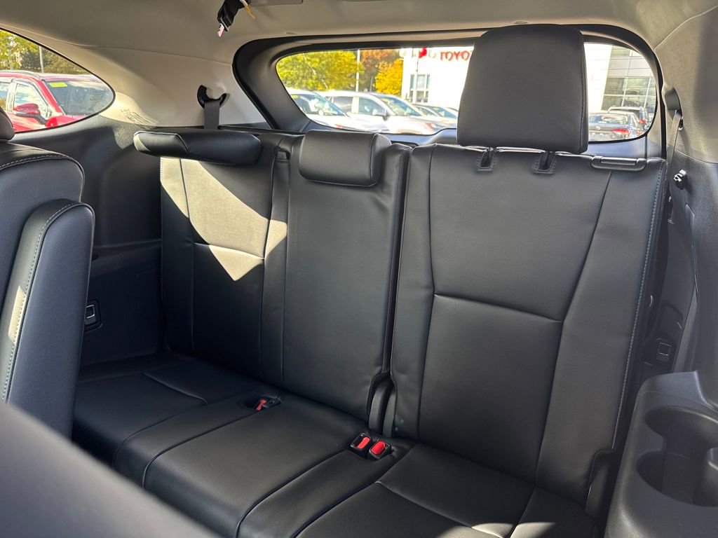 New 2026 Toyota Highlander Platinum image 14