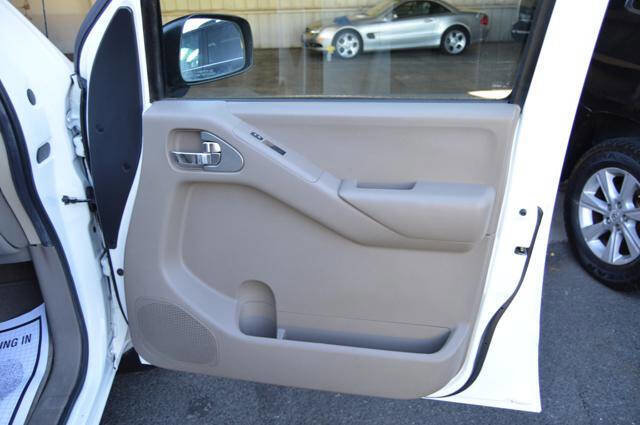 Used 2014 Nissan Frontier SV w/ SV Value Truck Package image 32