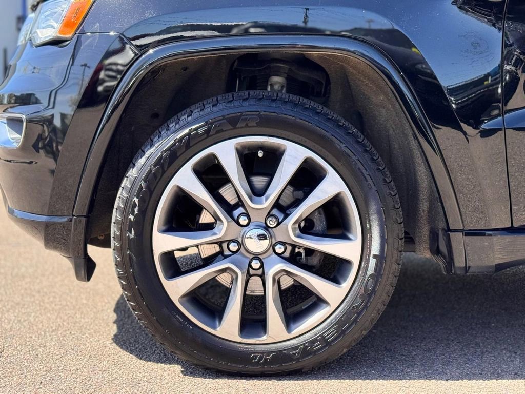 Used 2018 Jeep Grand Cherokee Overland AWD/4WD image 11