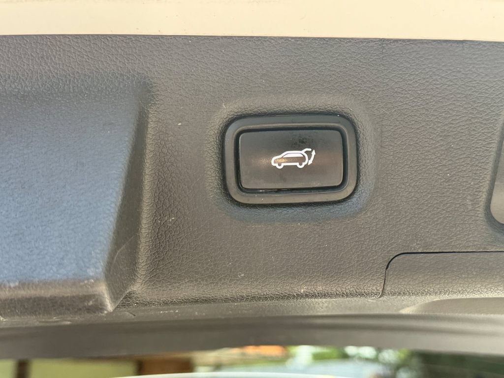 Used 2020 Hyundai Santa Fe Limited w/ Cargo Package AWD/4WD image 16