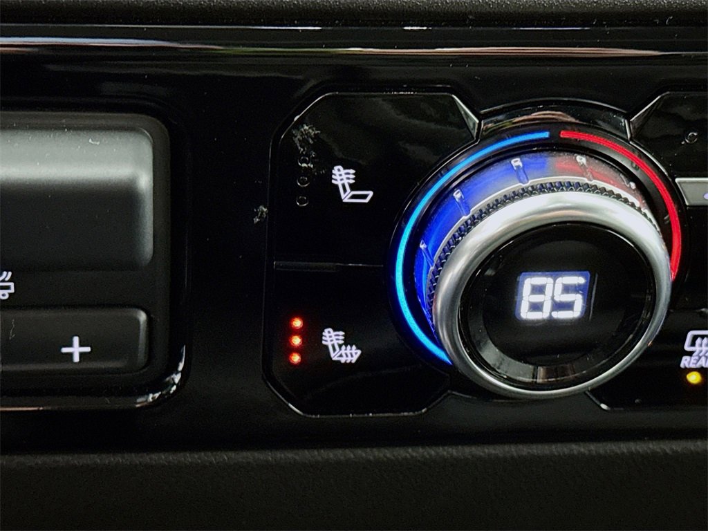 Used 2025 GMC Sierra 1500 SLT image 10