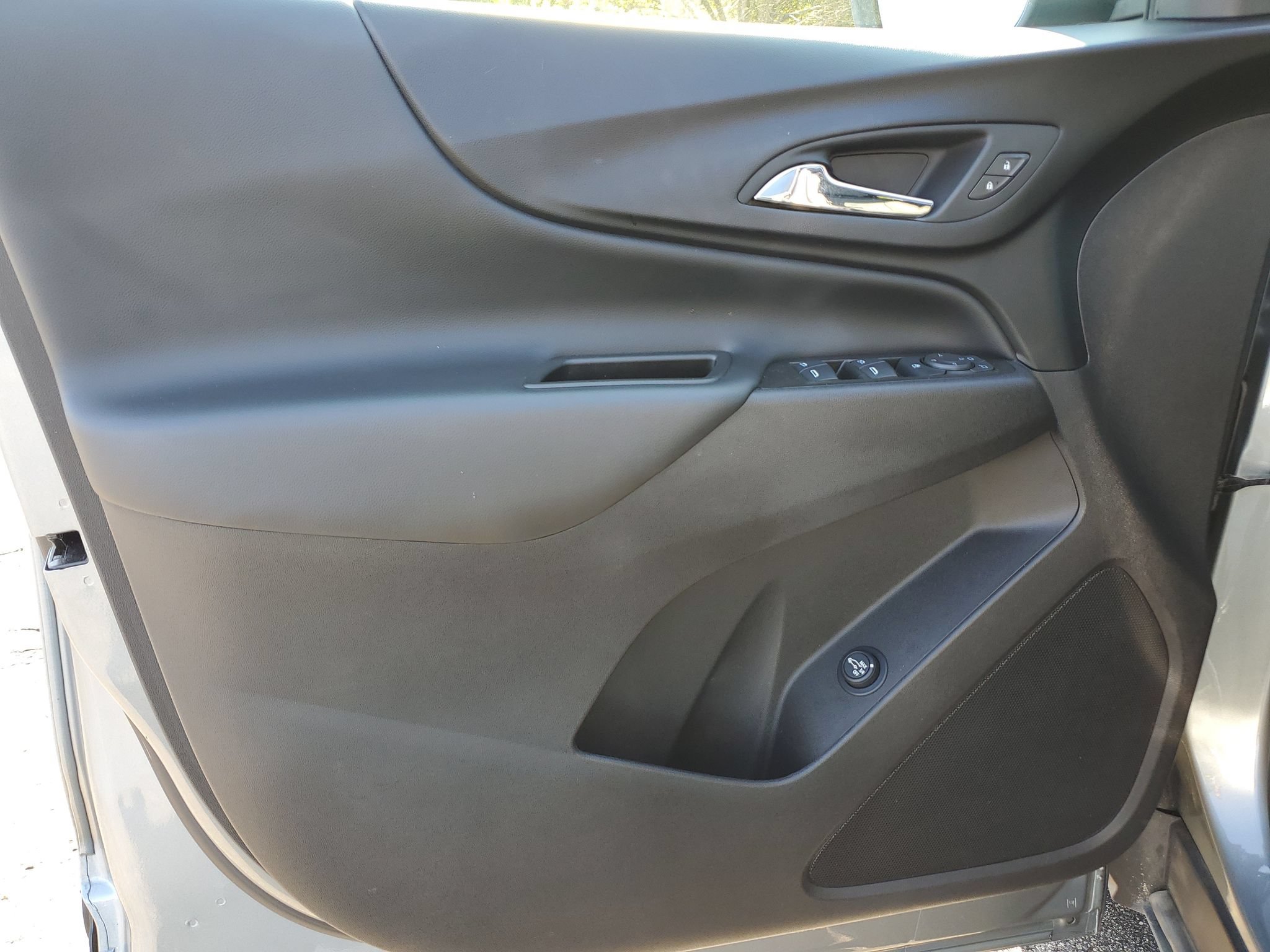 Used 2024 Chevrolet Equinox LT FWD image 12