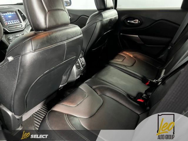 Used 2022 Jeep Cherokee Latitude Lux w/ Sun & Sound Group AWD/4WD image 22