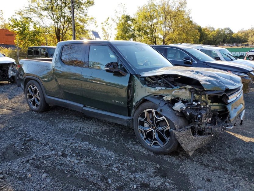 Used 2025 Rivian R1T Adventure image 1