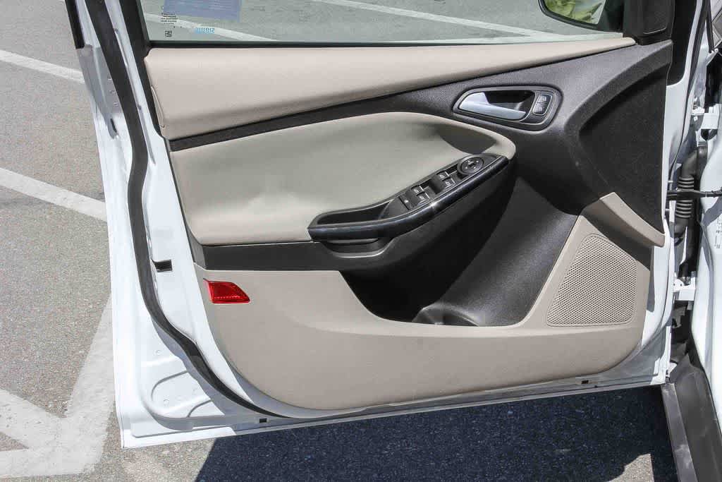 Used 2017 Ford Focus Electric Hatchback image 21