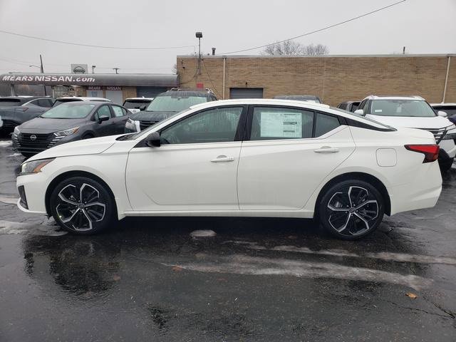 New 2025 Nissan Altima 2.5 SR image 3