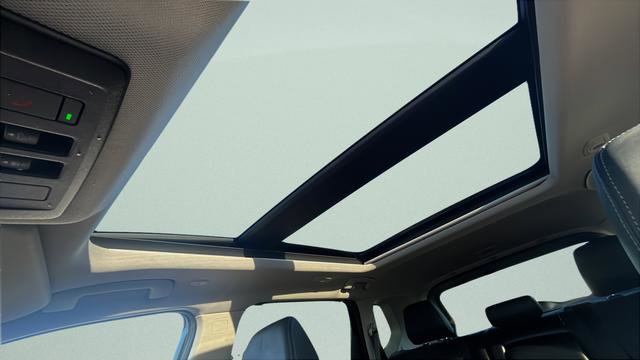 Used 2023 Nissan Rogue SV w/ SV Premium B Package image 19