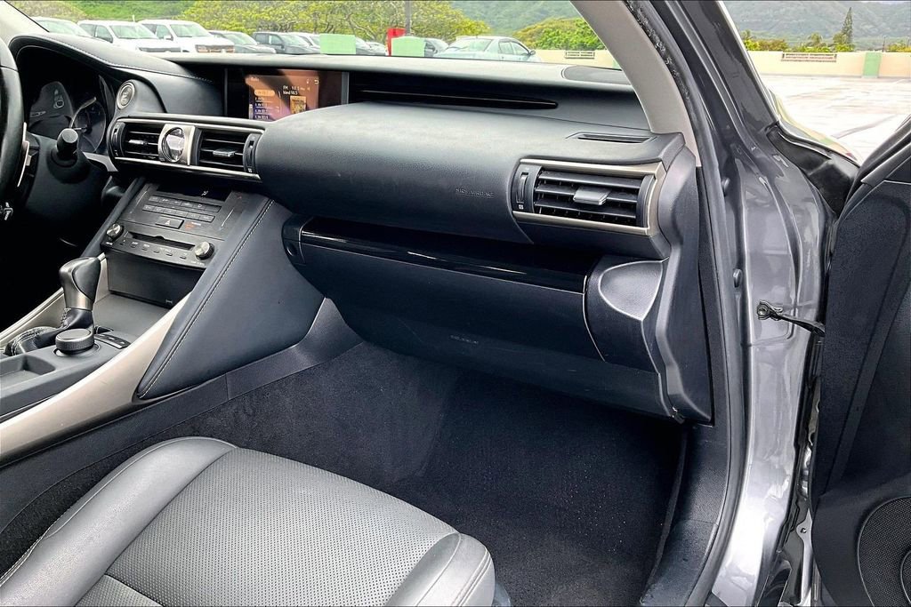 Used 2019 Lexus IS 300 image 16