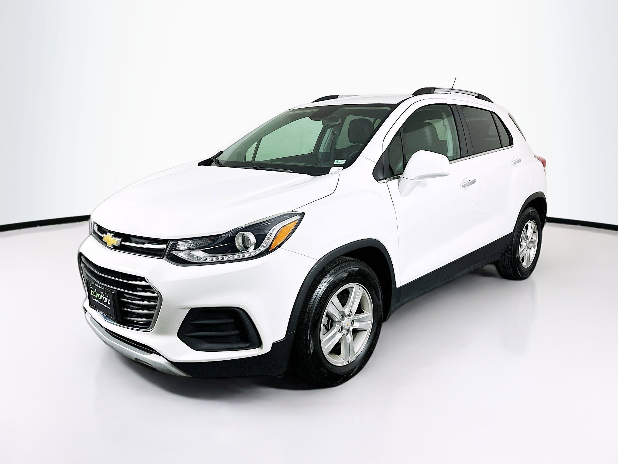 Used 2019 Chevrolet Trax LT w/ LT Convenience Package image 3