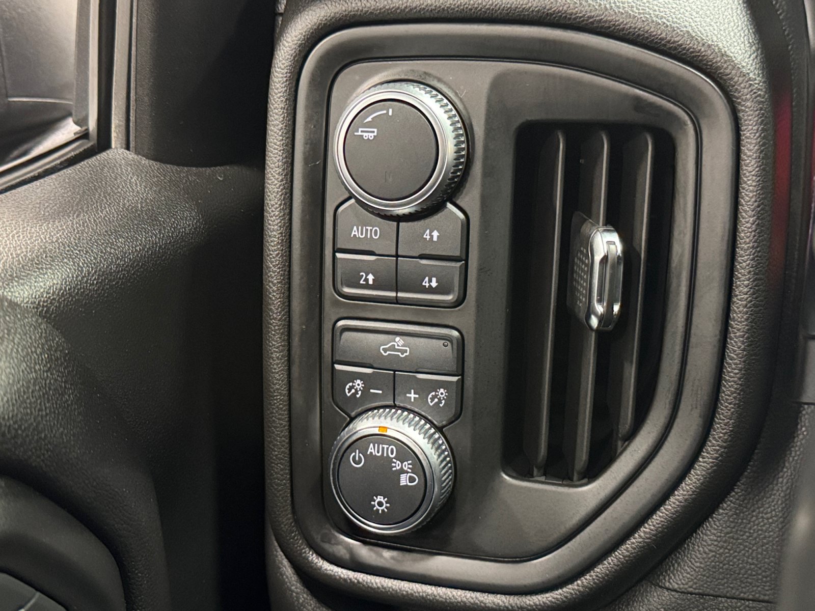 Used 2019 GMC Sierra 1500 4x4 Crew Cab w/ Convenience Package image 17