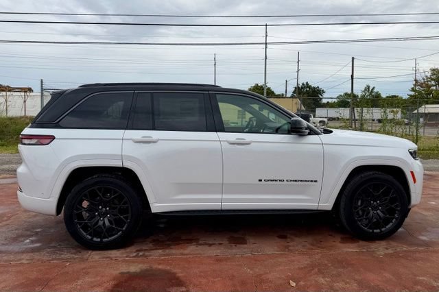 New 2027 Jeep Grand Cherokee Summit AWD/4WD image 4
