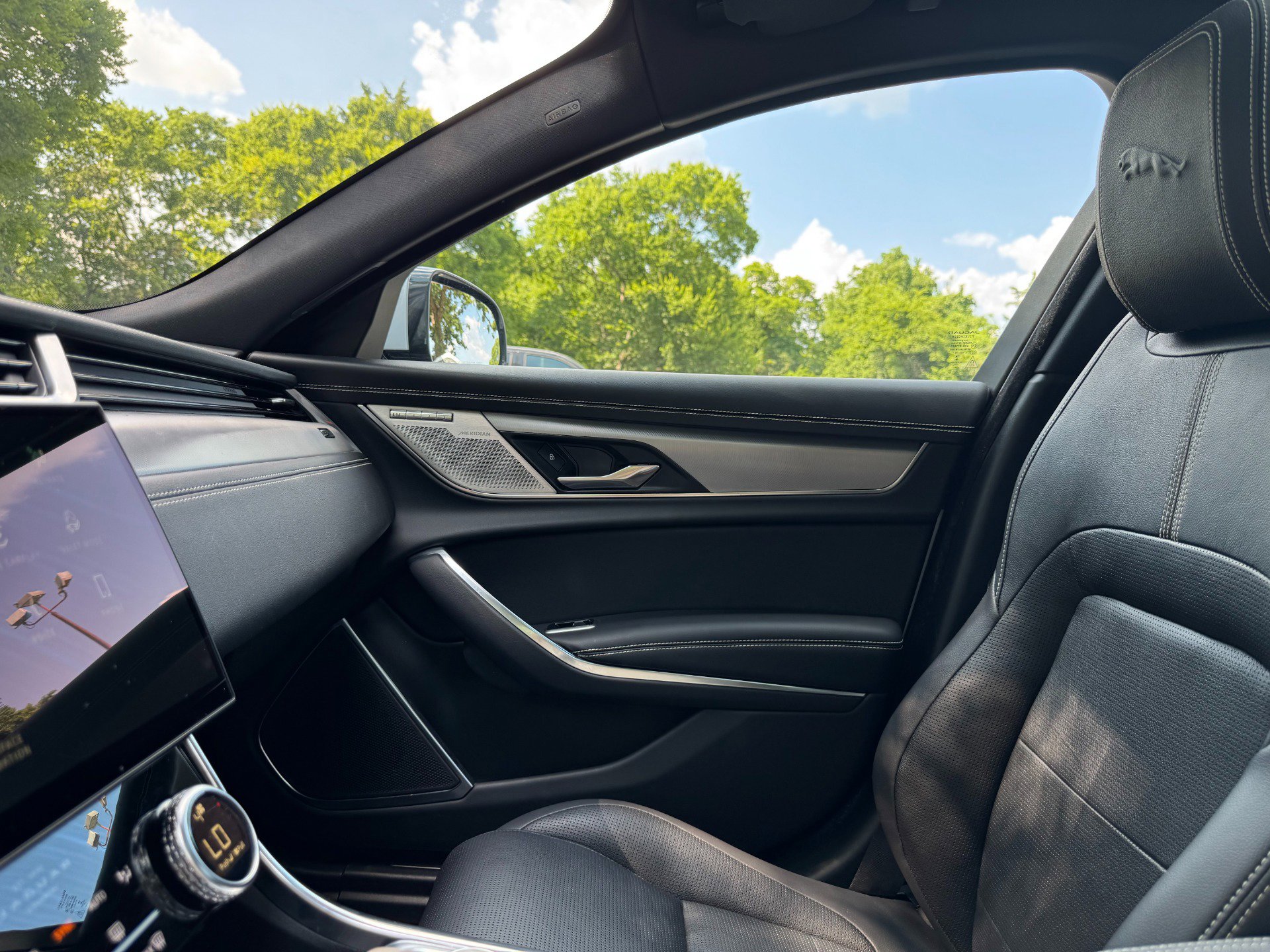 Used 2021 Jaguar XF R-Dynamic SE image 71