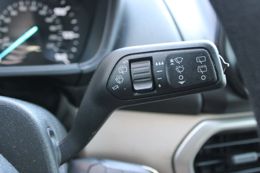 Used 2020 Ford EcoSport S FWD image 35